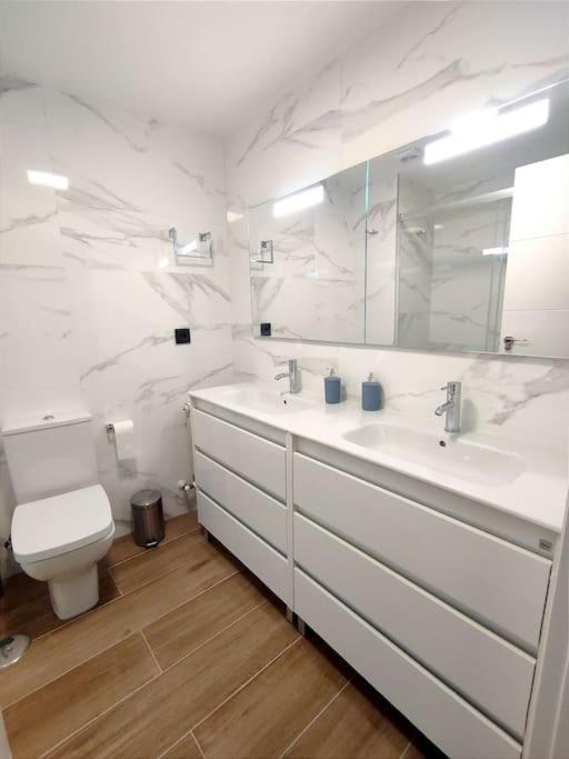 Vivienda Alameda De Santiago Apartment Santiago de Compostela Bagian luar foto